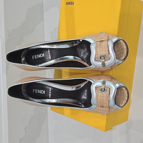 Fendi Size 38.5 Peep Toe Raffia Heel - Picture 9 of 10